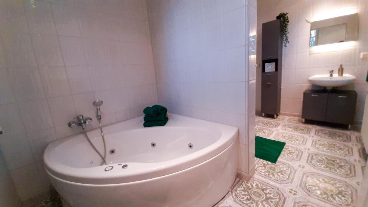 Ferienwohnung Pasewalk, 110 Qm Mit Geschirrspueler Papendorf  Bagian luar foto